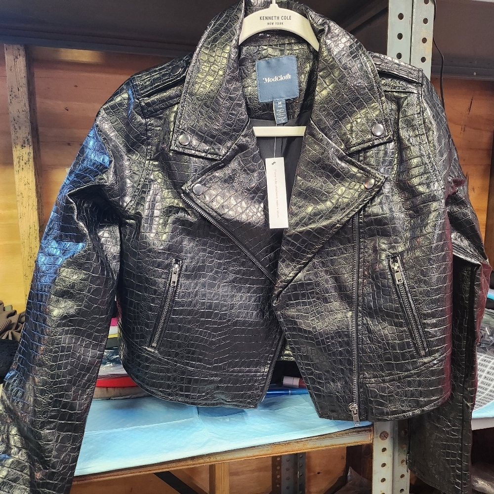 NWT $99 Modcloth Crocodile Rock Moto Faux Leather Jacket In Black Size M - Picture 6 of 11
